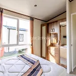 Luxury Caravan Nearby The Beautiful Scratby Beach In Norfolk Ref 50001A