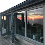 Romantic Cliff Top Chalet At Whitsand Bay Beach