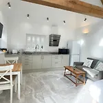 The Thatch Desirable Studio