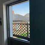 - Maypole Cottages - No 2 Mill Road