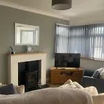 Seasideescape-2Br-Sleeps4-Parking-Petsok-Fireplace
