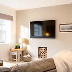 Northern Hideaways Shore Cottage, Beadnell