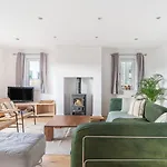 Elisa Villa - Tranquil Retreat 5 Mins From The Sea