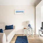 6 Lower Talland Apartments