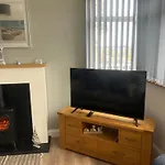 Seasideescape-2Br-Sleeps4-Parking-Petsok-Fireplace