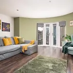 L1 City Stay, Netflix & Prime Location,Workspace