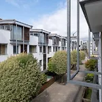 Host & Stay - Kingscote Townhouse