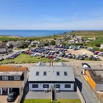 Finest Retreats - Sea Skapya
