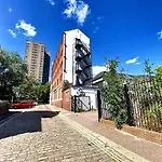 Central Versatile Studio Near Gunwharf