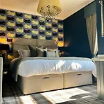 Abbotsford Hotel