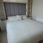 Beachside Holiday Retreat - Sleeps 6 & Parking
