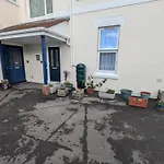 Swanage Well Presented 2 Bedroom Apartment Close To Beach