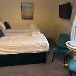 Feathers Hotel Bar And Restaurant