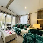 Escape The City - Cozy Caravan Next To The Lake