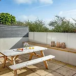 Three Bedroom House In Porth