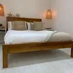 Ocean Drive Deluxe Apartment Complimentary Tray (Adults Only)