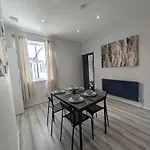 3Bed 2Bath House - Free Parking - Close To Everton & Liverpool Fc- Managed By Chique Properties Ltd