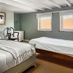 Captains Hideaway