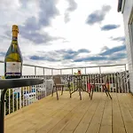 The Penthouse At Bridge Apartments