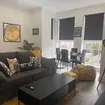 38 Everton Road Free Onsite Parking