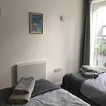 Captains Rest - Contemporary 4 Bed Apartment