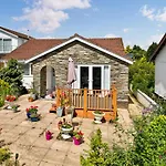 Broadstone Cottage
