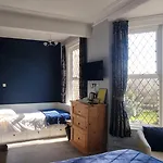 Rowcroft Lodge