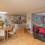 Warwick Lodge