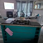 Unique 2 Bed Lodge