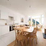 Harbour Edge, Luxury 2 Bedroom 2 Ba Apt, Sea View And Terrace, Parking