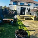 Perfect Holiday Home From Home , Three Bedroom House For 5 Guests