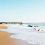 Stylish Seaside Stay - Spacious Ramsgate Apartment - New Build, Underfloor Heating, Perfect Location