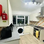 A Welcoming Room In Portsmouth Close To Gun Wharf Quays And City Centre