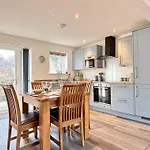 Harlowe Mousehole Hideaway Two Bedrooms With Parking