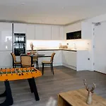 Stylish Seaside Stay - Spacious Ramsgate Apartment - New Build, Underfloor Heating, Perfect Location