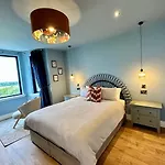 Firth View 1 - Country Escape With Sea Views Of Arran!