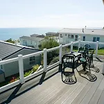 3 Bed 2 Bathroom Super Lodge! Sea Views!