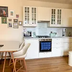 Bright Top Floor 2Br Apartment In Morningside, Easy City Centre Links, Close To University And Royal Hospital