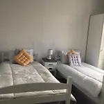 2 Bedrooms Flat Centre Swansea