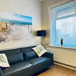 Rockcliffe Retreat, Stylish Coastal Apartment