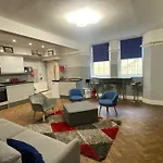 Entire Apartment In Central Brighton