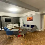 Entire Apartment In Central Brighton