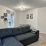 Portsmouth City Centre 2 Bed Apartment Close To Southsea Beach