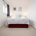 Beautiful Modern House With Free Parking And Fast Wifi Next To Swansea Stadium And Morfa Park Shopping Centre Hosted By Our Home Short Stays