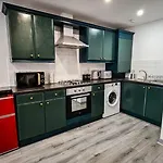 Modern City Centre Apartment