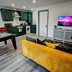 Modern City Centre Apartment