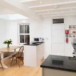 Beautiful And Contemporary Cornish Townhouse In Penzance