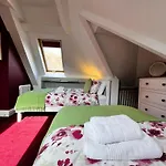 6 Shanklin Manor - Family Friendly Apartment In Shanklin Old Village