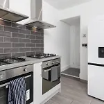 Flatzy - 12 Person Townhouse With Pool Table And Ping Pong