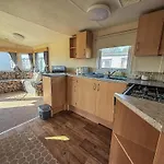 Lovely 8 Berth Caravan At Southview Holiday Park Ref 33082F